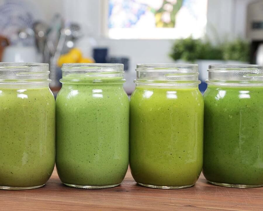 Quatro receitas de suco verde para desinchar