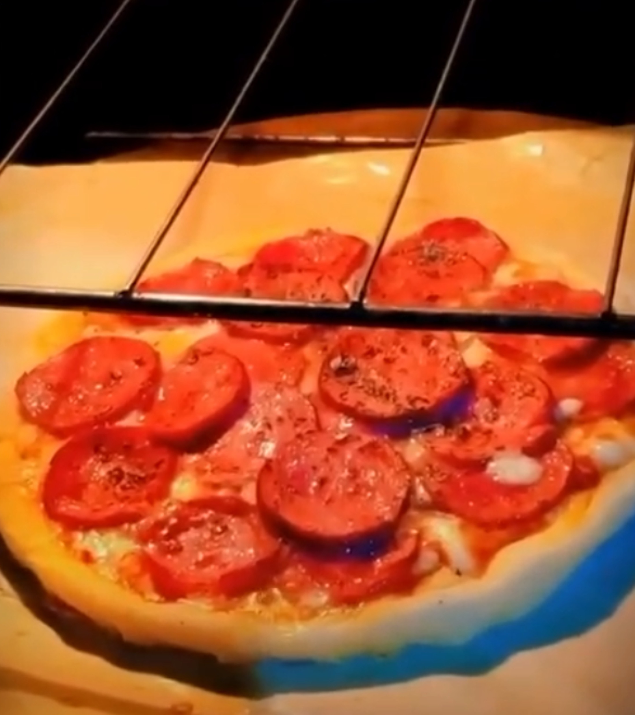Pizza preparada em forno convencional Pizza preparada em forno convencional
