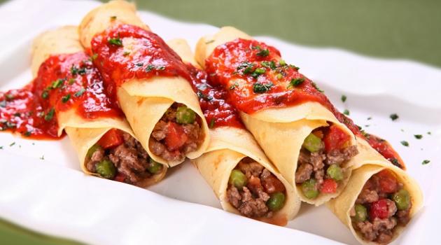 Panqueca de carne com creme de cebola Panqueca de carne com creme de cebola