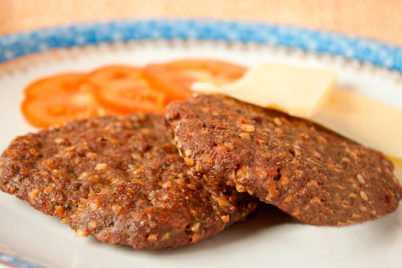 Hambúrguer de carne e castanha de caju