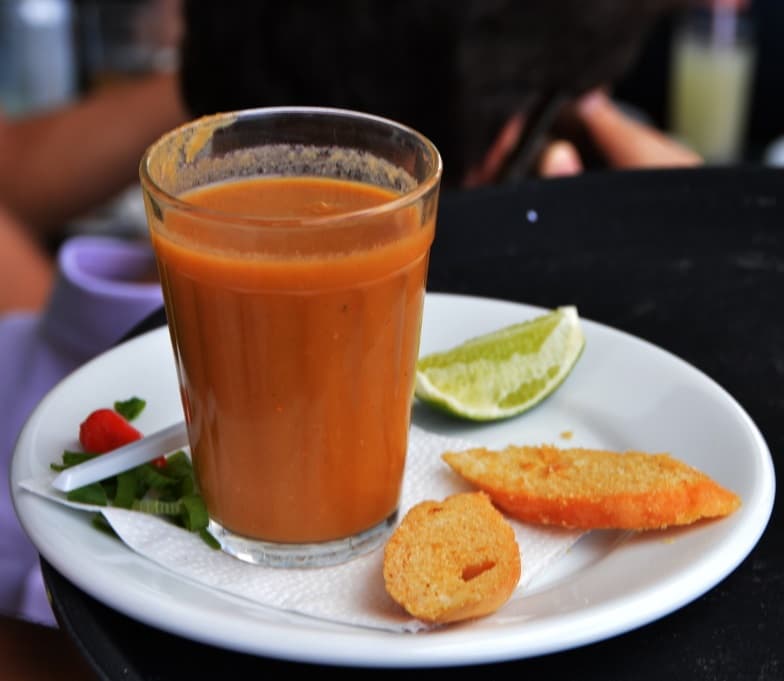Caldo de feijão com cenoura Caldo de feijão com cenoura