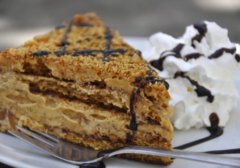 Lekach Cake (bolo de mel) Lekach Cake (bolo de mel)