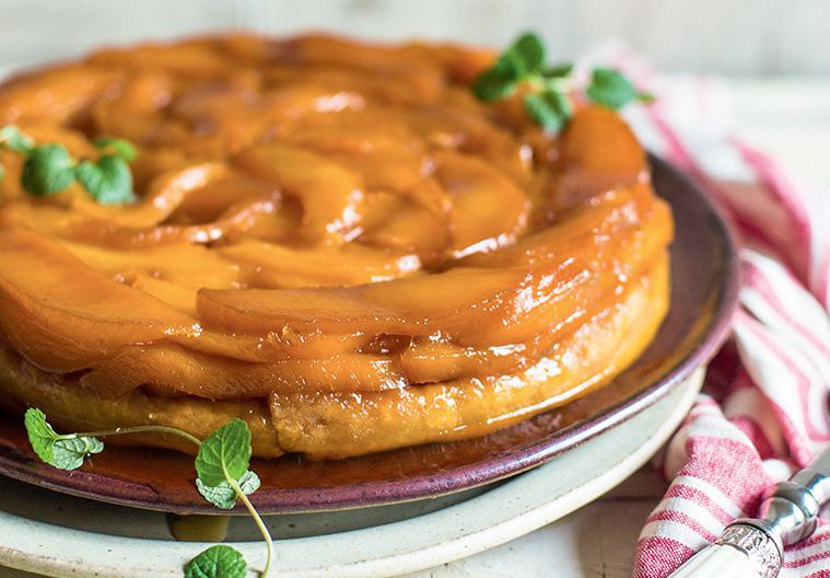 Torta de manga com calda de caramelo Torta de manga com calda de caramelo