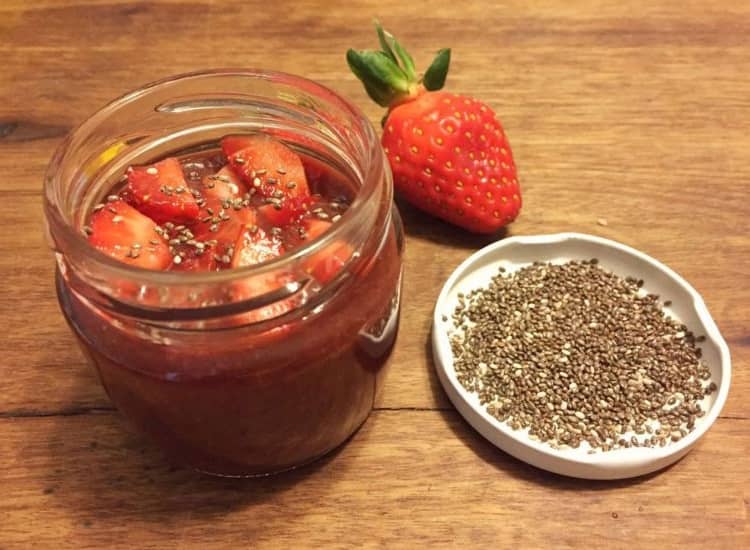 Geleia de morango e chia funcional Geleia de morango e chia funcional