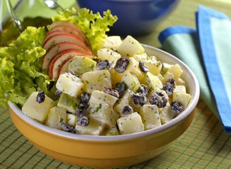 Salada de maçã com passas Salada de maçã com passas