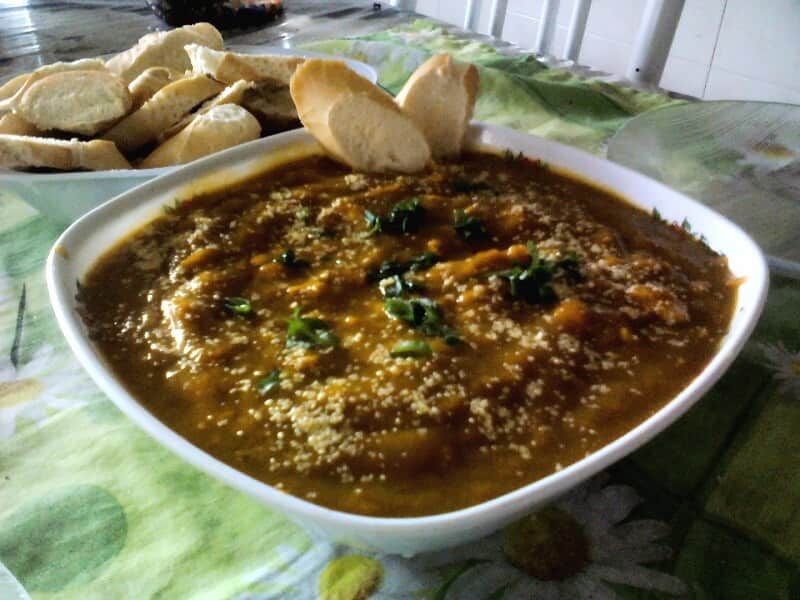 Caldo de abóbora com frango