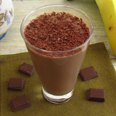 Batido de chocolate e banana Batido de chocolate e banana