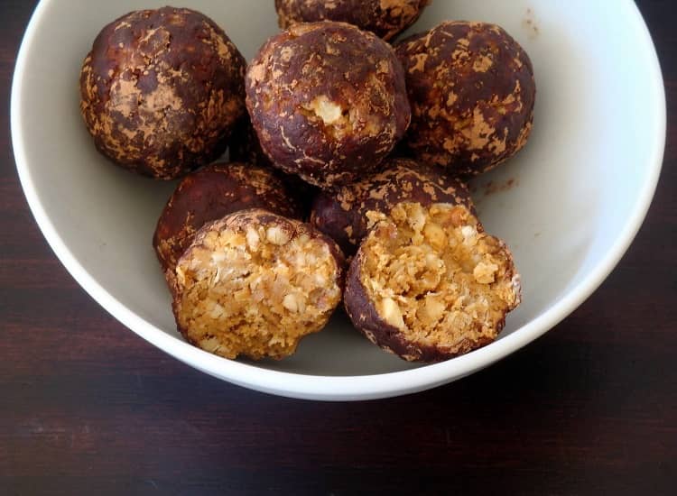 Bolinhas saudáveis de pasta de amendoim