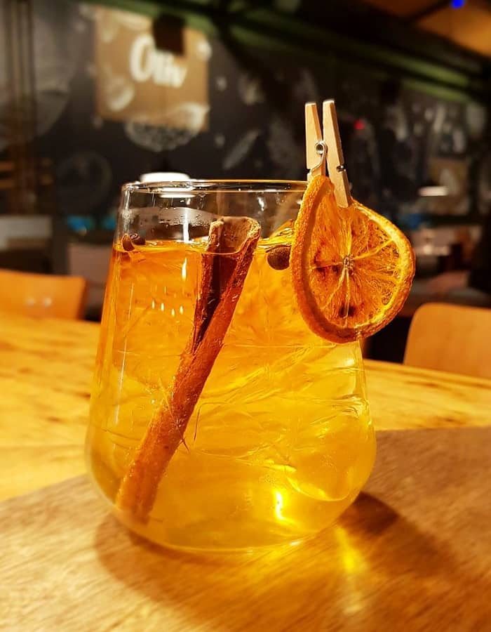 Gin contemporâneo Gin contemporâneo