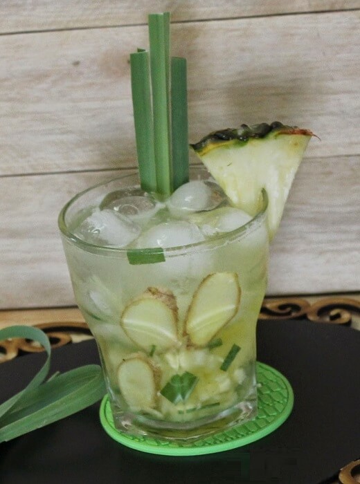 Caipirinha de abacaxi incrementado
