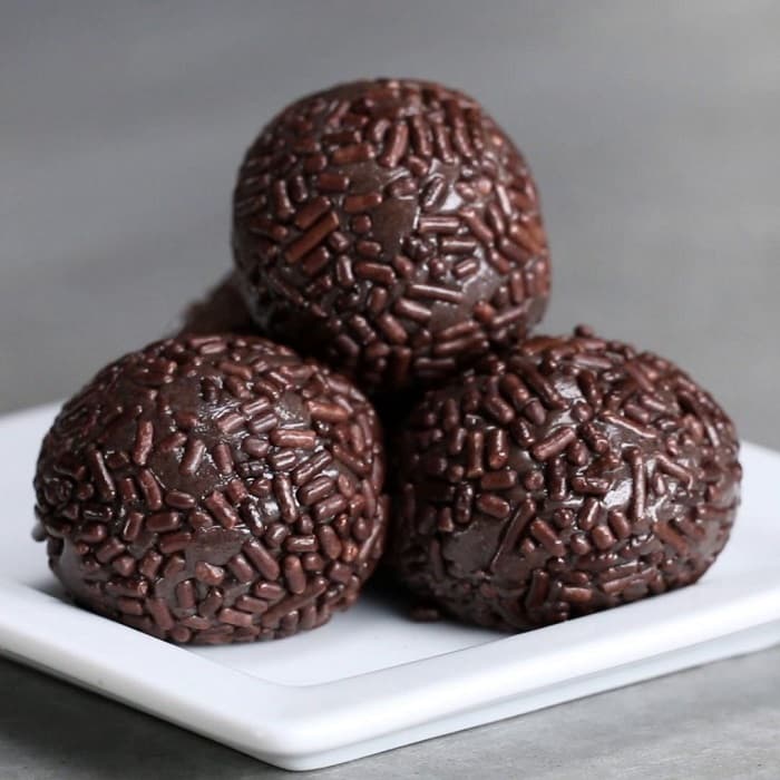 Brigadeiro de feijão preto Brigadeiro de feijão preto