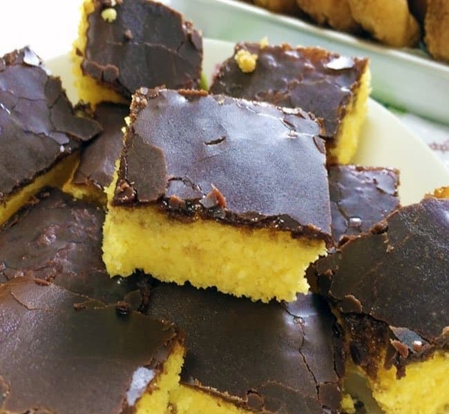 Cobertura para bolo de cenoura durinha Cobertura para bolo de cenoura durinha