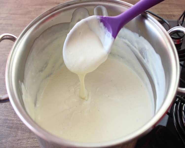 Molho branco simples com creme de leite Molho branco simples com creme de leite