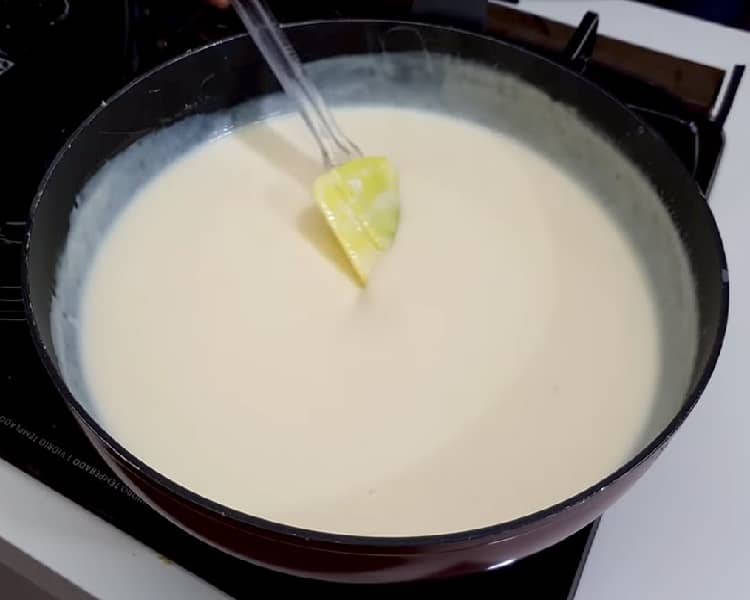Molho bechamel com creme de leite Molho bechamel com creme de leite